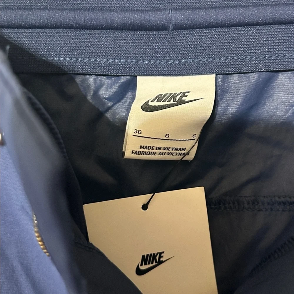 Nike Men's Blue Cargo Pants - Picture 5 of 7